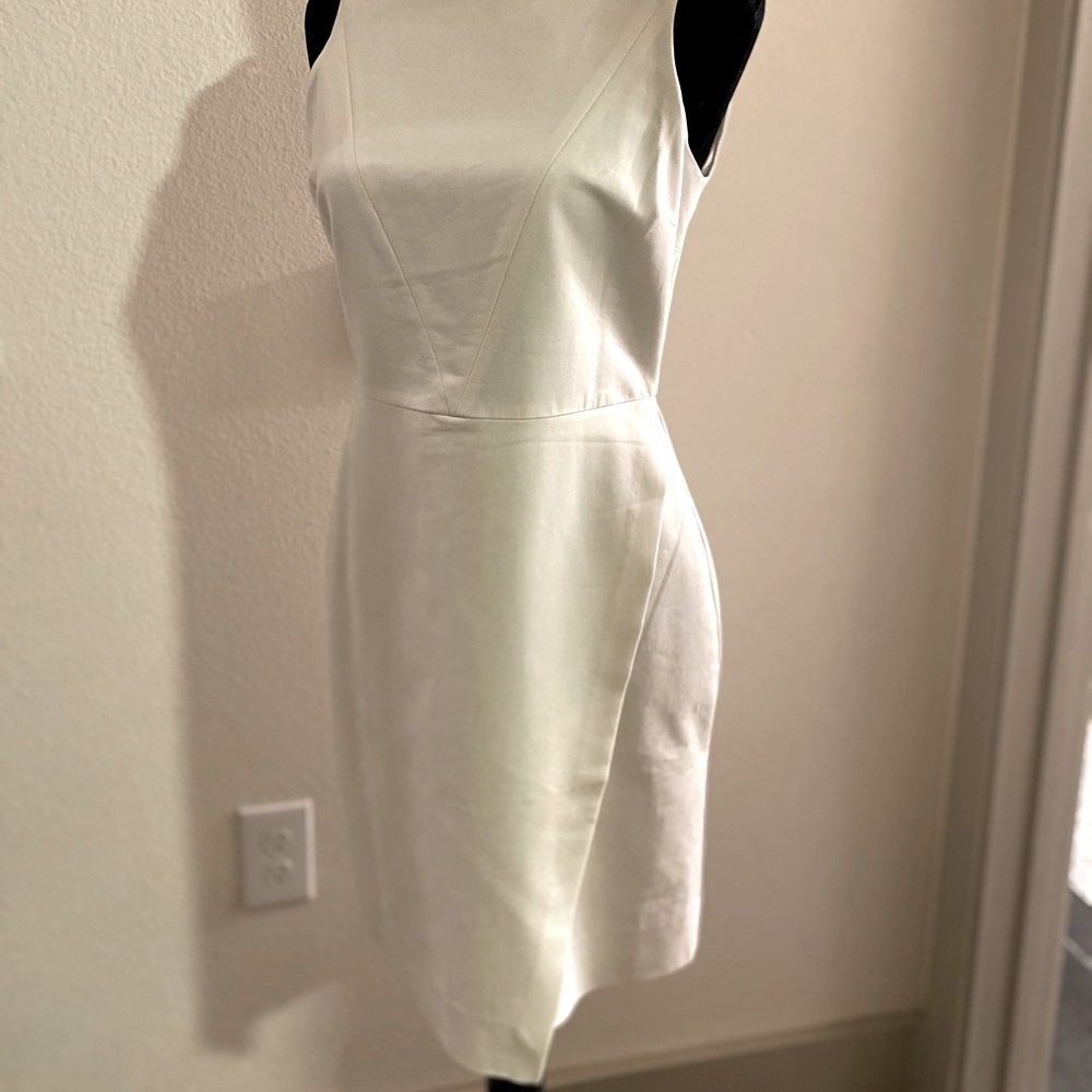 Banana Republic Flattering Sleeveless Dress